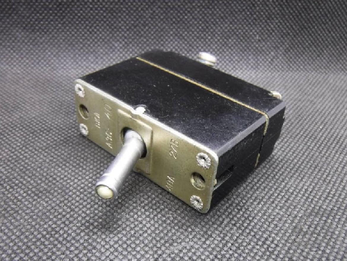 Wyłącznik samoczynny AZS-40 40A;28V 