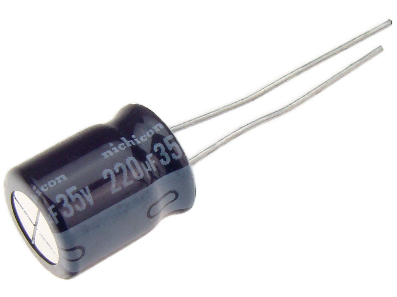 Kondensator elek.  220uF/35V;105C; PW(M);wym.10x12mm;NICHICON(49)