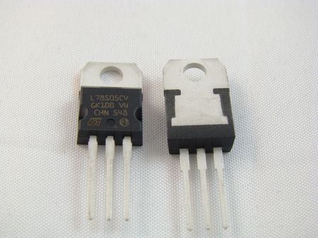 UKŁ L78S05CV;ST;TO220;stabilizator; 2A;+5V;Pbf;